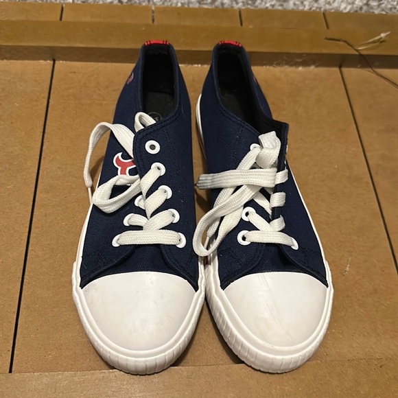 Boston Red Sox canvas shoes size 5-6 from mlb store - Picture 3 of 4